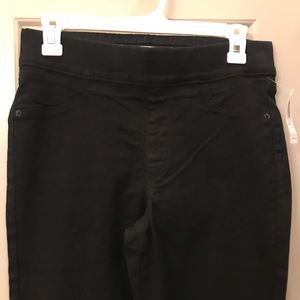 Old Navy Women’s Black Pull On Skinny Jeans
